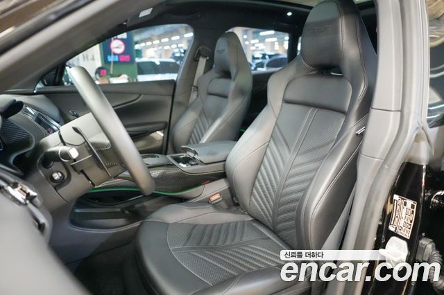 Aston Martin DBX 2024 — photo 13