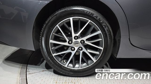 Lexus ES 2017 — photo 5