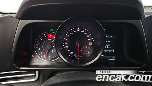 Hyundai AVANTE 2021 — photo 11