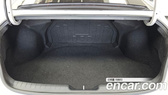 Hyundai AVANTE 2021 — photo 26