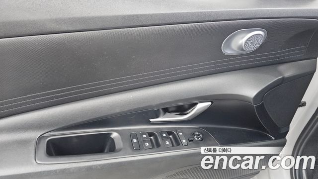 Hyundai AVANTE 2021 — photo 28