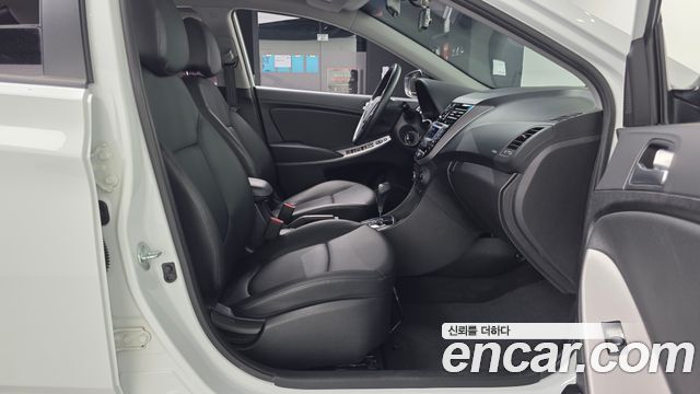 Hyundai Accent 2016 — photo 17