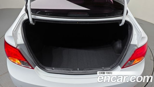 Hyundai Accent 2016 — photo 26