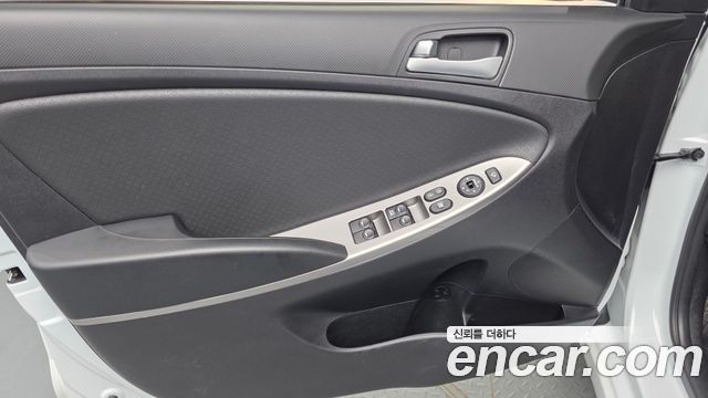Hyundai Accent 2016 — photo 14