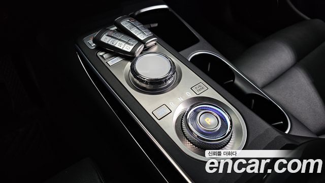 Genesis GV70 2021 — photo 9