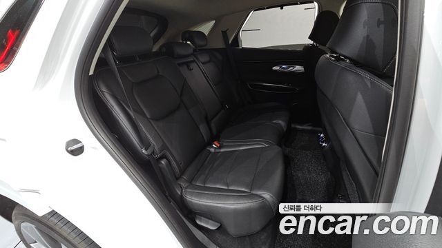 Genesis GV70 2021 — photo 11