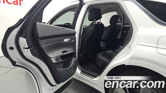 Genesis GV70 2021 — photo 12