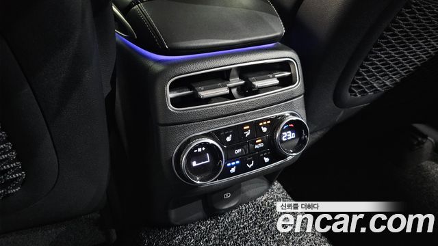 Genesis GV70 2021 — photo 19