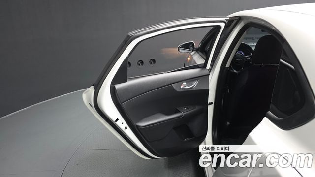Kia K3 2024 — photo 15