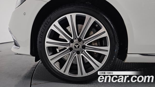 Mercedes-Benz E-Class 2022 — photo 5