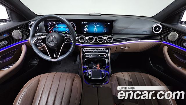 Mercedes-Benz E-Class 2022 — photo 10