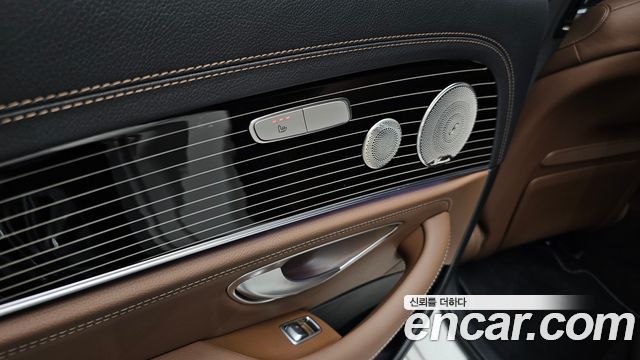 Mercedes-Benz E-Class 2022 — photo 25