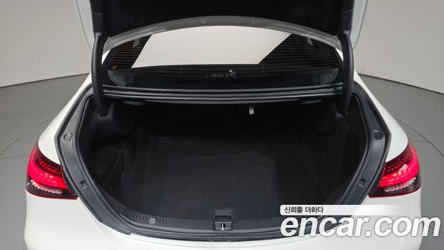 Mercedes-Benz E-Class 2022 — photo 26