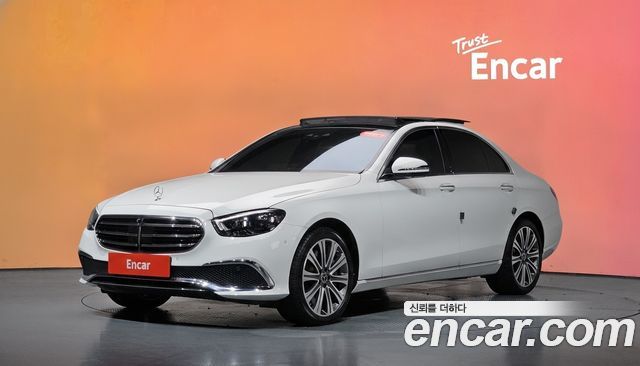 Mercedes-Benz E-Class 2022 — photo 1