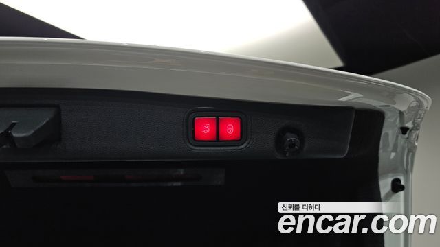 Mercedes-Benz E-Class 2022 — photo 27