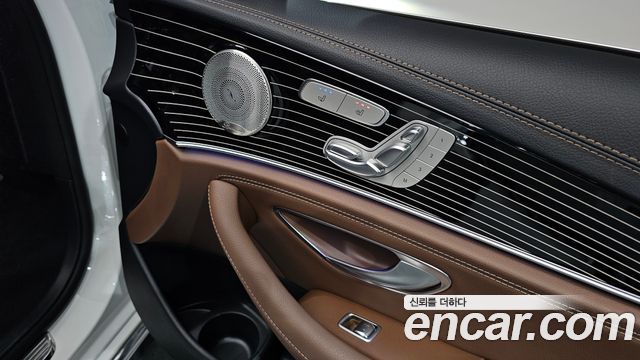 Mercedes-Benz E-Class 2022 — photo 35
