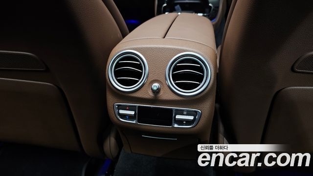 Mercedes-Benz E-Class 2022 — photo 36