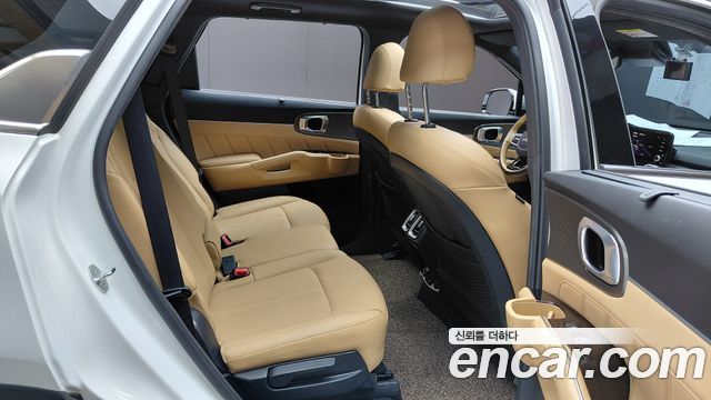 Kia Sorento 2023 — photo 17