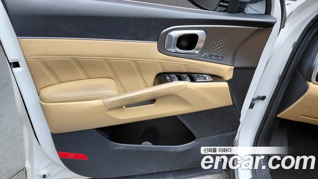 Kia Sorento 2023 — photo 14