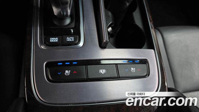 Hyundai Equus 2015 — photo 23