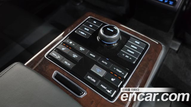 Hyundai Equus 2015 — photo 31