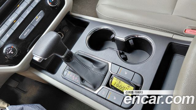 Kia Canival 2020 — photo 12