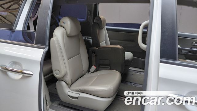 Kia Canival 2020 — photo 17
