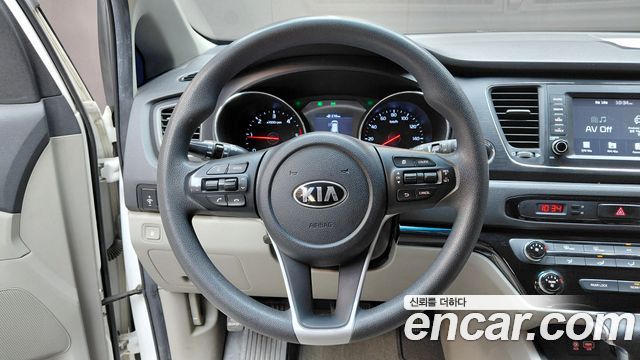 Kia Canival 2020 — photo 19