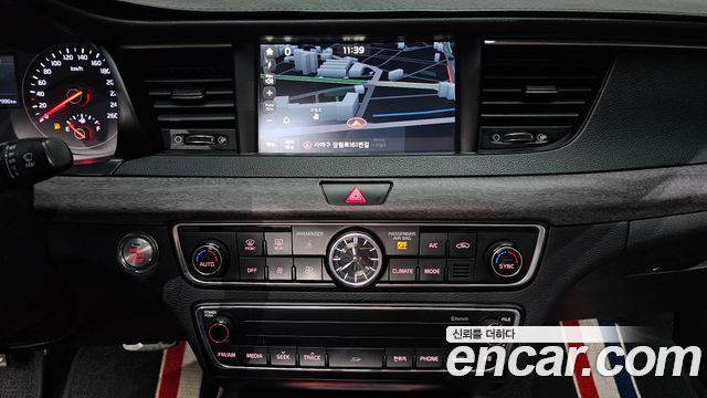 Kia K7 2016 — photo 14
