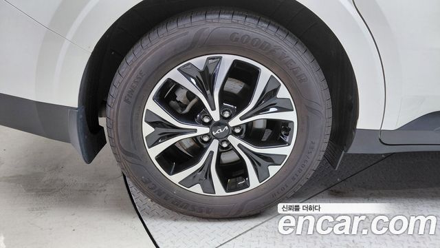 Kia Canival 2023 — photo 5