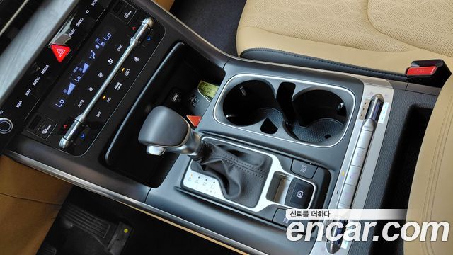 Kia Canival 2023 — photo 12