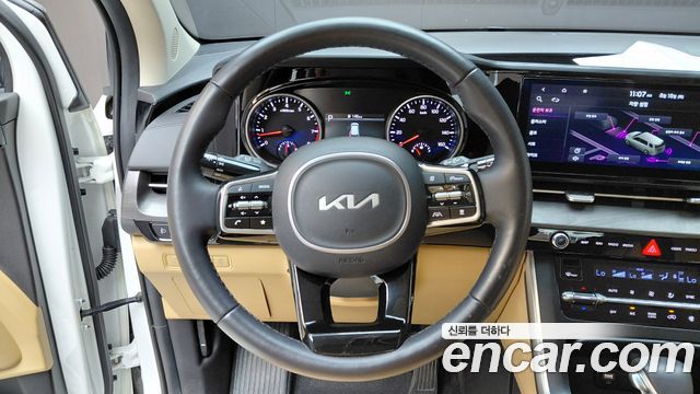 Kia Canival 2023 — photo 19