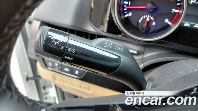 Kia Canival 2023 — photo 22