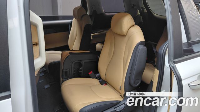 Kia Canival 2023 — photo 25