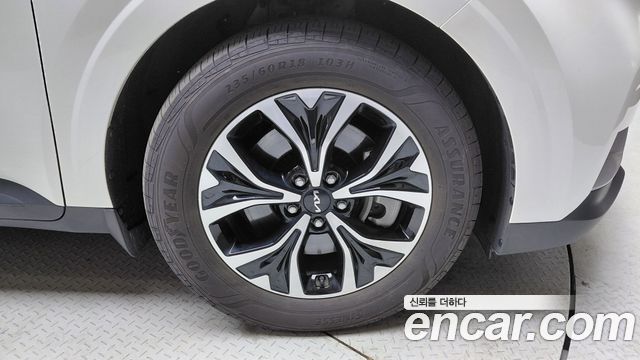 Kia Canival 2023 — photo 7