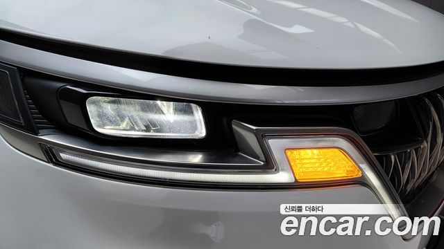 Kia Canival 2023 — photo 8