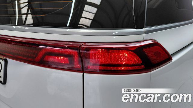 Kia Canival 2023 — photo 9