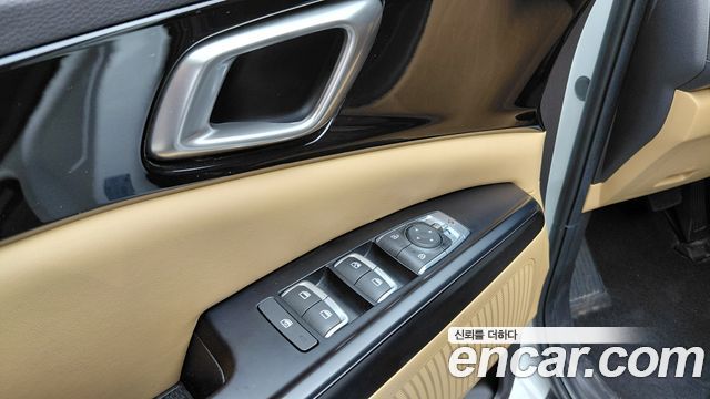 Kia Canival 2023 — photo 30