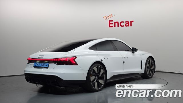Audi e-tron GT 2023 — photo 2