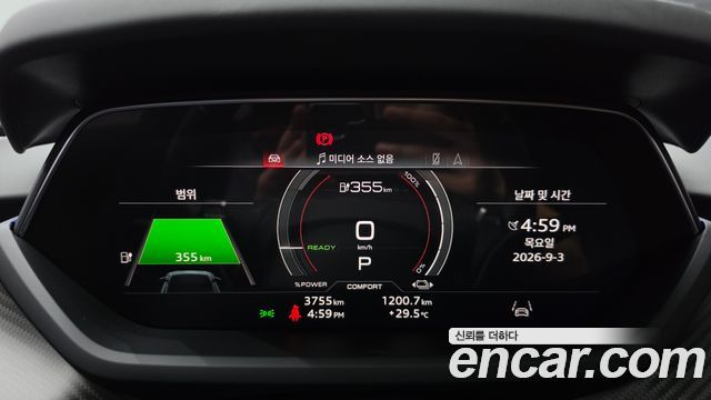 Audi e-tron GT 2023 — photo 11