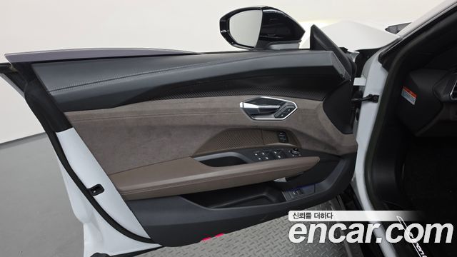 Audi e-tron GT 2023 — photo 14