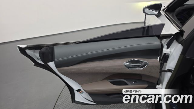 Audi e-tron GT 2023 — photo 15