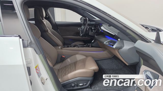 Audi e-tron GT 2023 — photo 16
