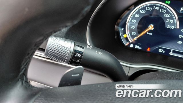 Genesis GV80 2021 — photo 29