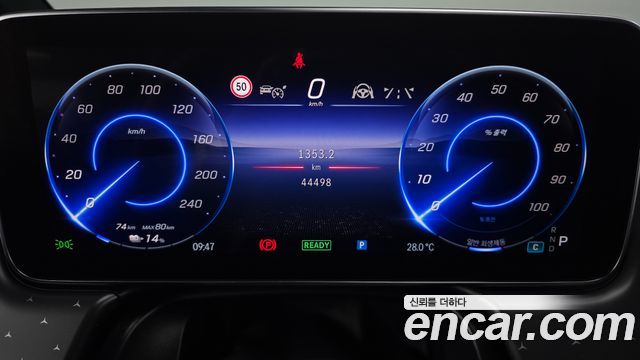 Mercedes-Benz EQE 2023 — photo 11