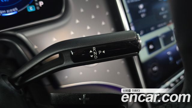 Mercedes-Benz EQE 2023 — photo 12