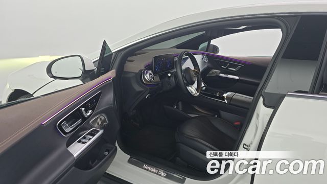 Mercedes-Benz EQE 2023 — photo 13