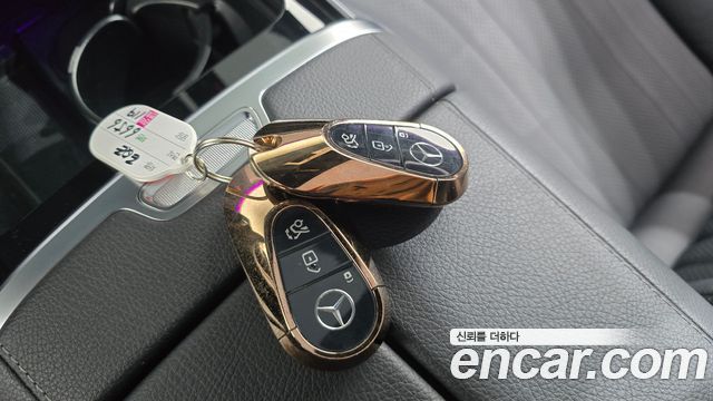 Mercedes-Benz EQE 2023 — photo 22