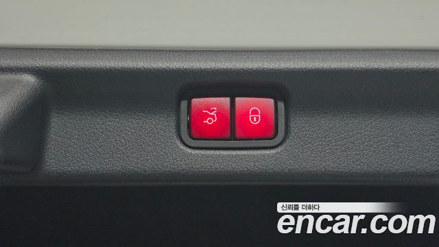 Mercedes-Benz EQE 2023 — photo 23
