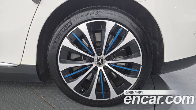 Mercedes-Benz EQE 2023 — photo 7